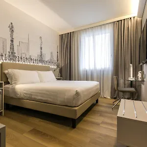 Hotel 43 Station, Milão