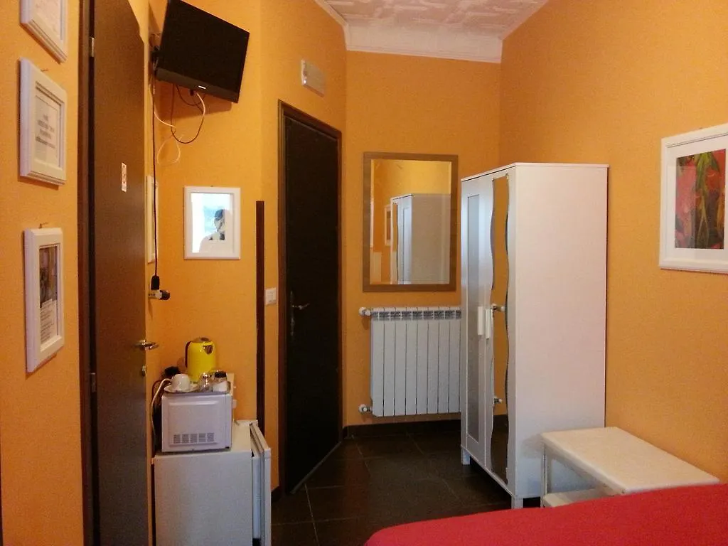 Guest house Affittacamere Andronaco Milan